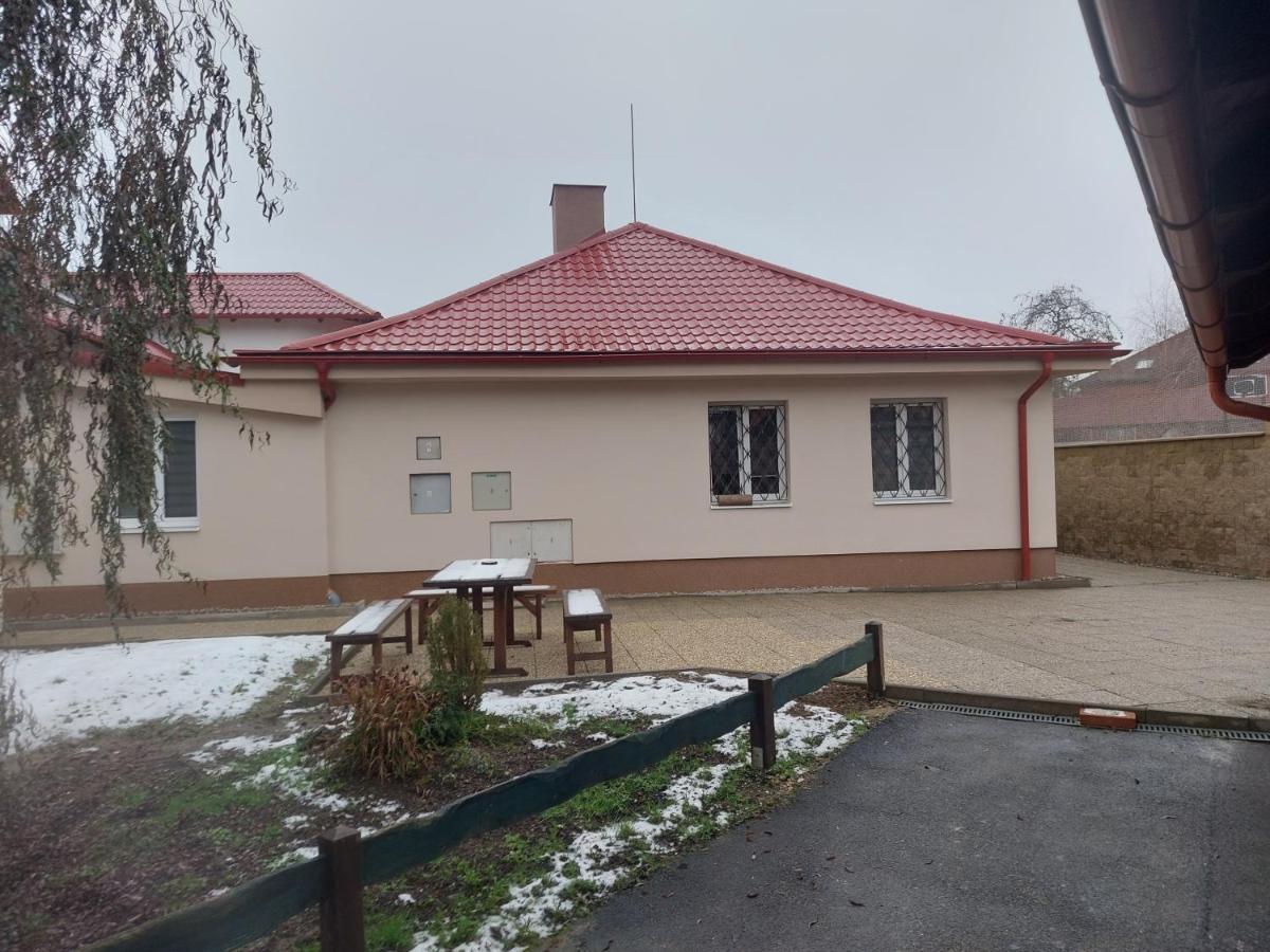 Penzion Tosa Klášterec nad Ohří Exterior foto